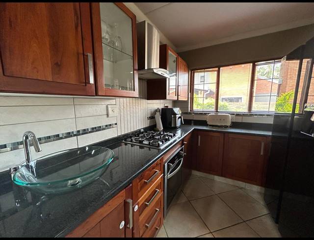 3 BEDROOM TOWNHOUSE FOR SALE IN WATERVAL EAST